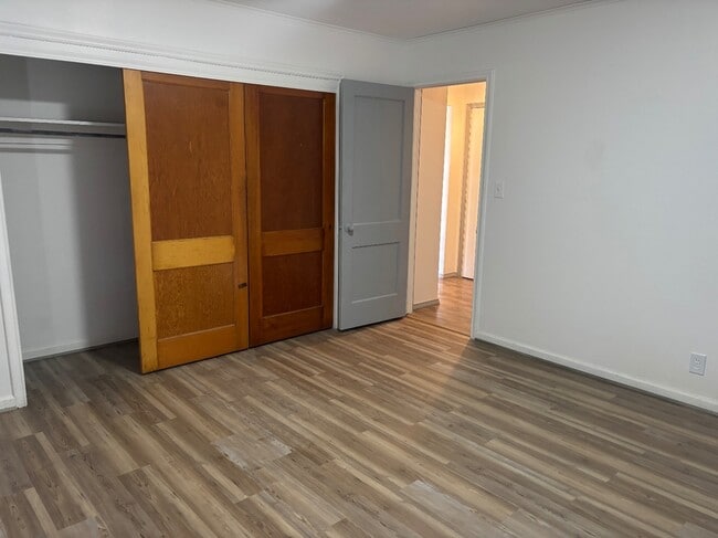 Building Photo - 1325 Circle Dr