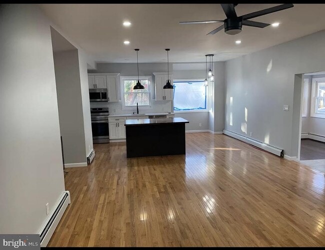 Building Photo - 67 Syringa St