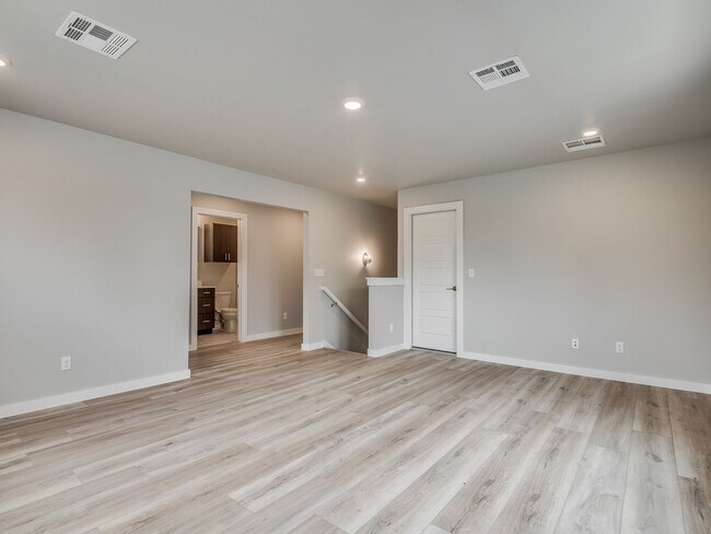 Building Photo - Spacious 4-Bedroom Home with Thoughtful De...