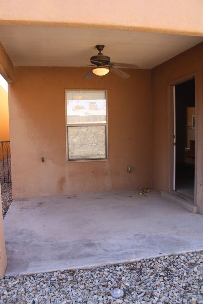 Building Photo - 3 Bedroom, 2 Bath Home for Rent