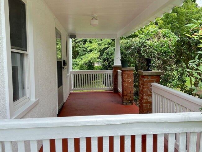 Building Photo - 201 Shamrock Rd