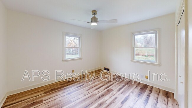 Building Photo - 5144 Sunrise Terrace