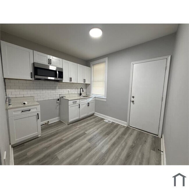 Building Photo - 3 Bedroom in 21218