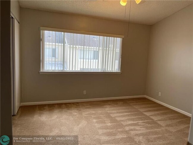 Building Photo - 9866 NW 57th Manor