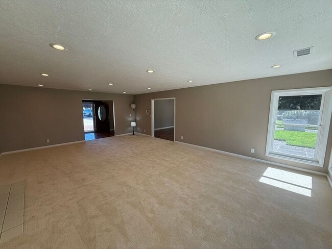 Building Photo - 4135 Rivercrest Dr N