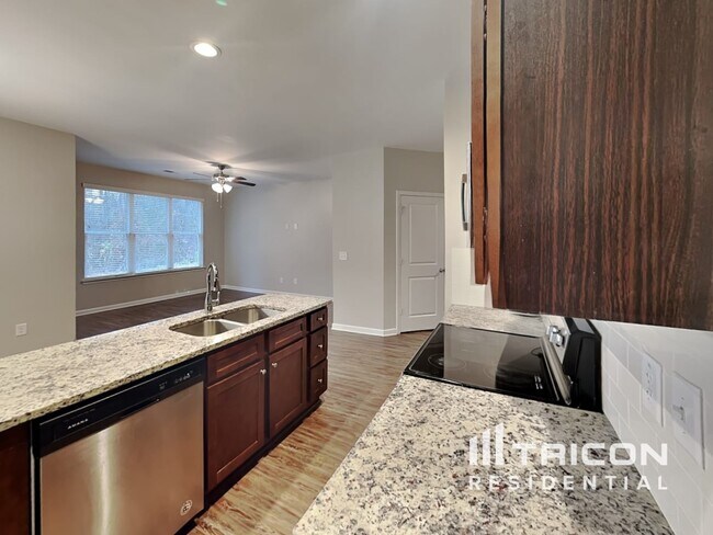 Building Photo - 5175 Howell Ct