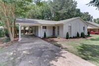 Building Photo - 3047 Newmarket Dr