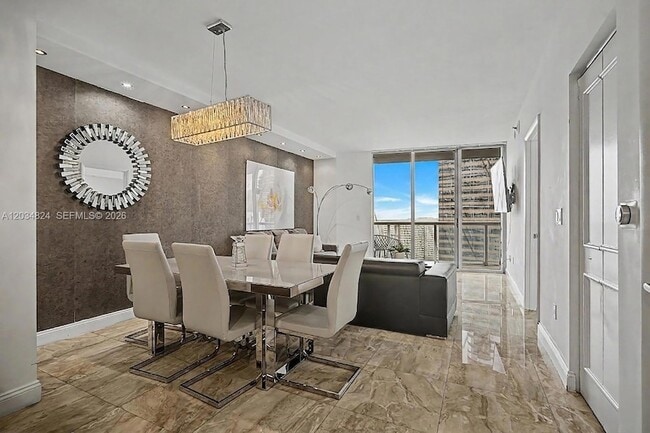 Building Photo - 485 Brickell Ave