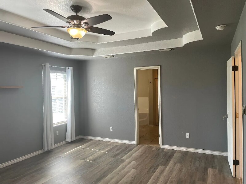 Building Photo - 2937 Santa Sofia St