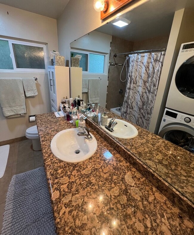 Building Photo - 2 Bedroom 2 Bath Updated Condo Marina - Av...