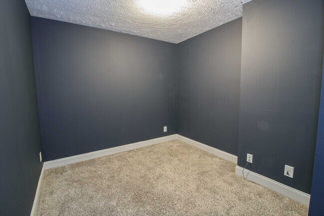 Building Photo - 1271 Eagle's View Dr