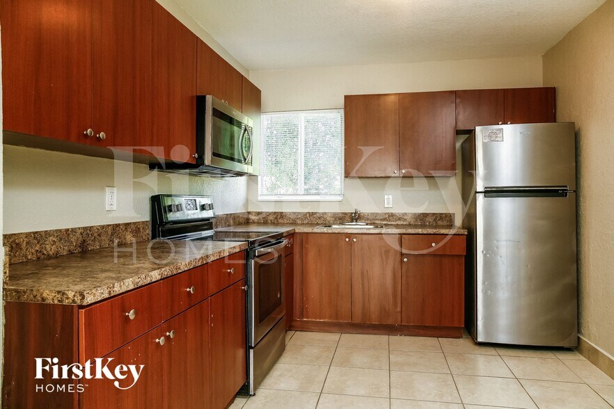 Building Photo - 2441 NW 182nd Terrace