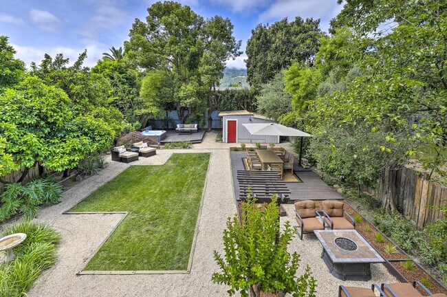 Building Photo - 1155 Grape Ln