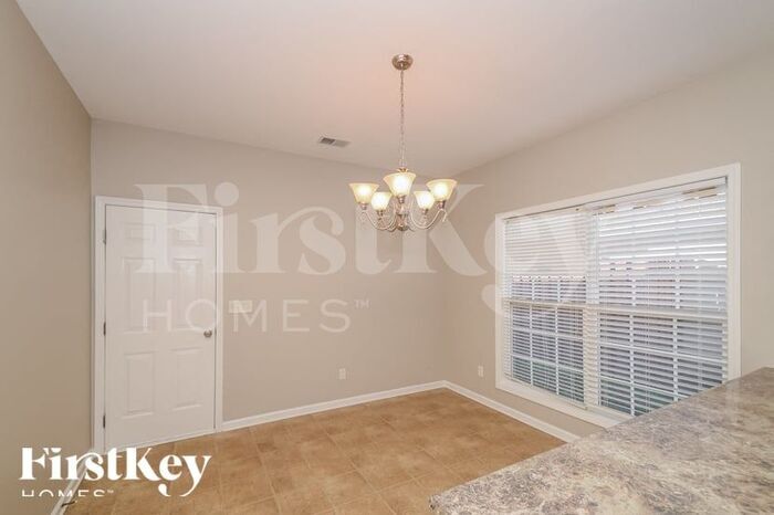 Building Photo - 158 Village Dr