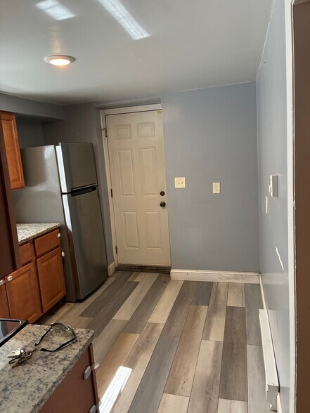 Building Photo - 4 Gladeside Ter