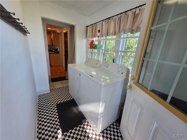 Building Photo - 5358 W Lake Rd