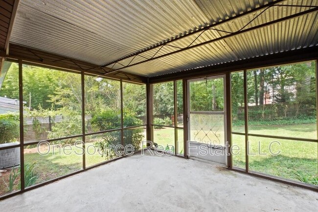 Building Photo - 5070 Crowe Dr SE