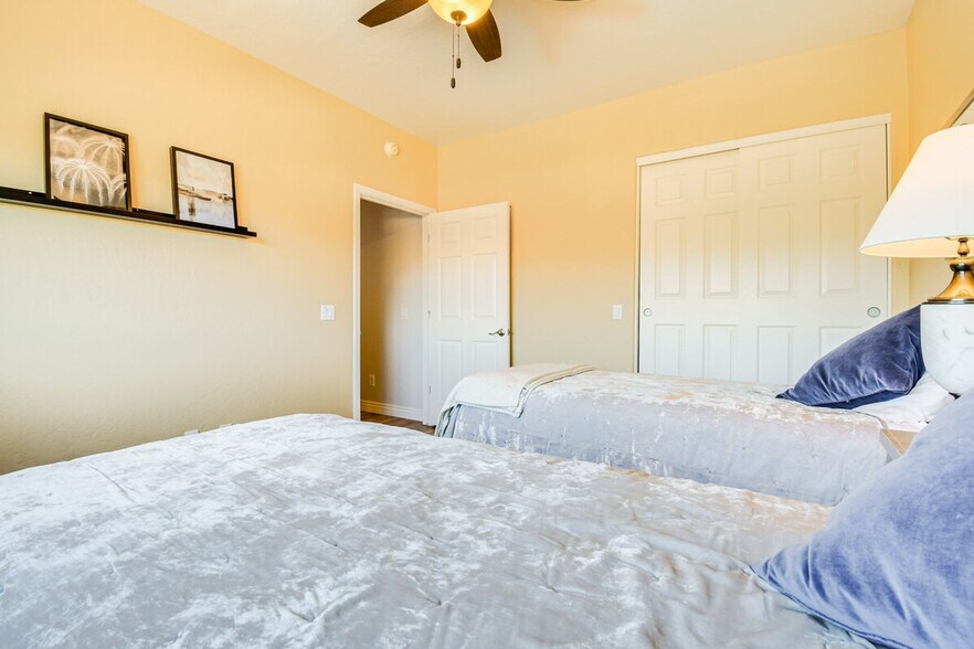 Building Photo - 11500 E Cochise Dr