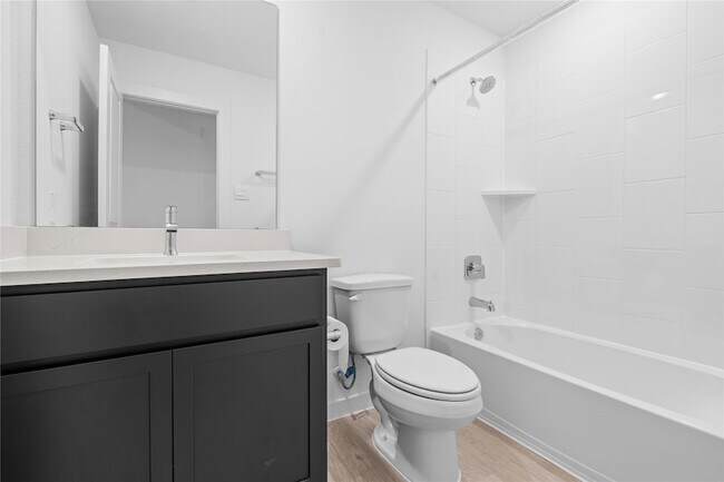 Building Photo - 30618 Wicklow Gdns Dr