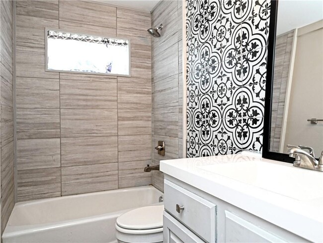 Building Photo - 2413 Crazyhorse Pass