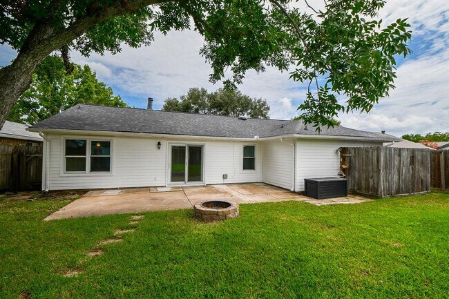 Building Photo - 6622 Kearney Dr