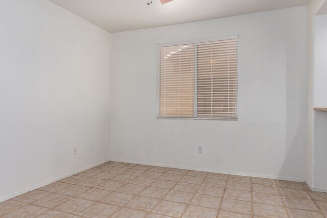 Building Photo - Ahwatukee Foothills Home in Prime Location!