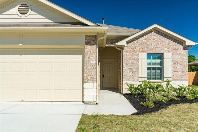 Building Photo - 216 Hess Dr