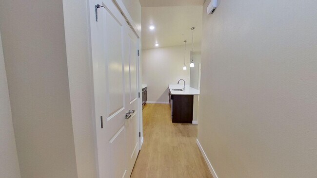 Building Photo - 2 Bedroom, 2 Bath Apartment in West Olympia – December Rent FREE!!