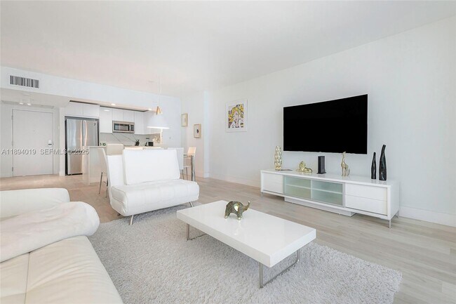 Building Photo - 2301 Collins Ave