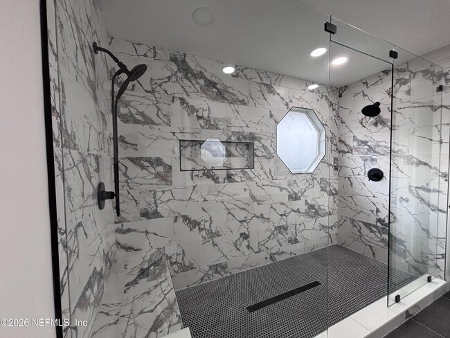 Building Photo - 612 Morning Mist Way