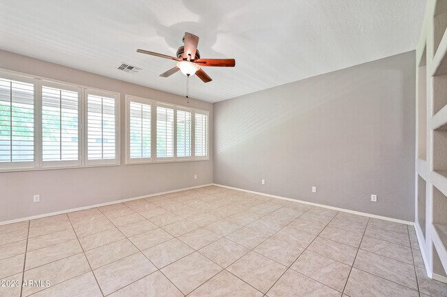 Building Photo - 337 West Swan Drive