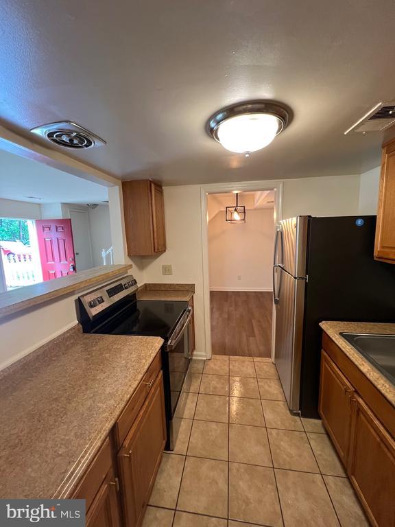 Building Photo - 9846 Hagel Cir