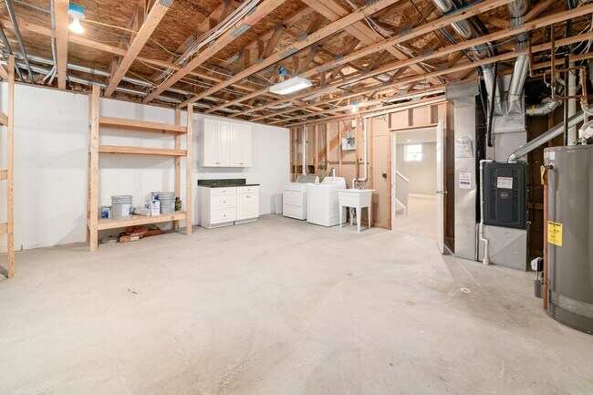 Laundry room - 1087 Michigan Ave