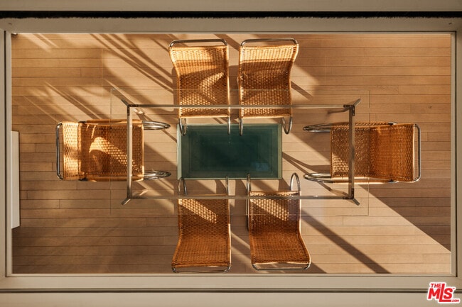 Building Photo - 1267 Palisades Beach Rd