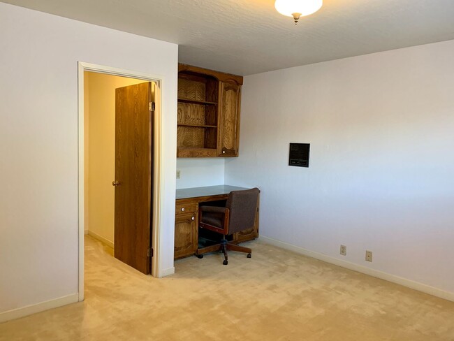 Building Photo - Coming soon! Spacious 4br / 2ba with bonus...