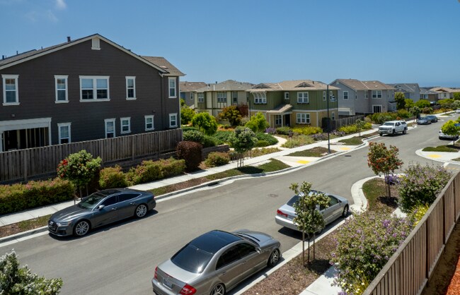 Building Photo - 3001 Shorebird Pl