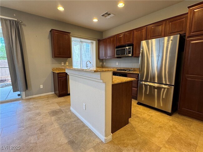 Building Photo - 8278 Apple Barn Ave