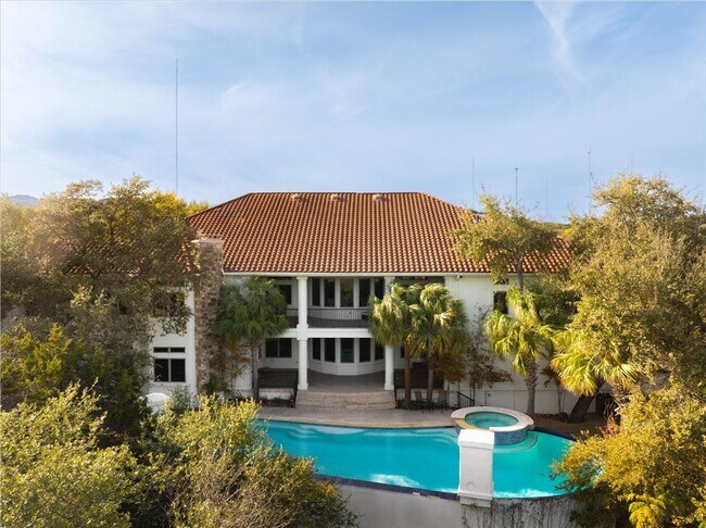 Building Photo - 2705 Island Ledge Cove