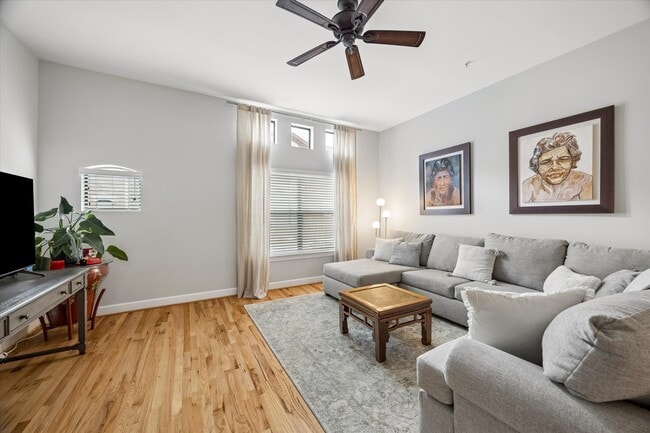 Building Photo - 8715 Meadowcroft Dr