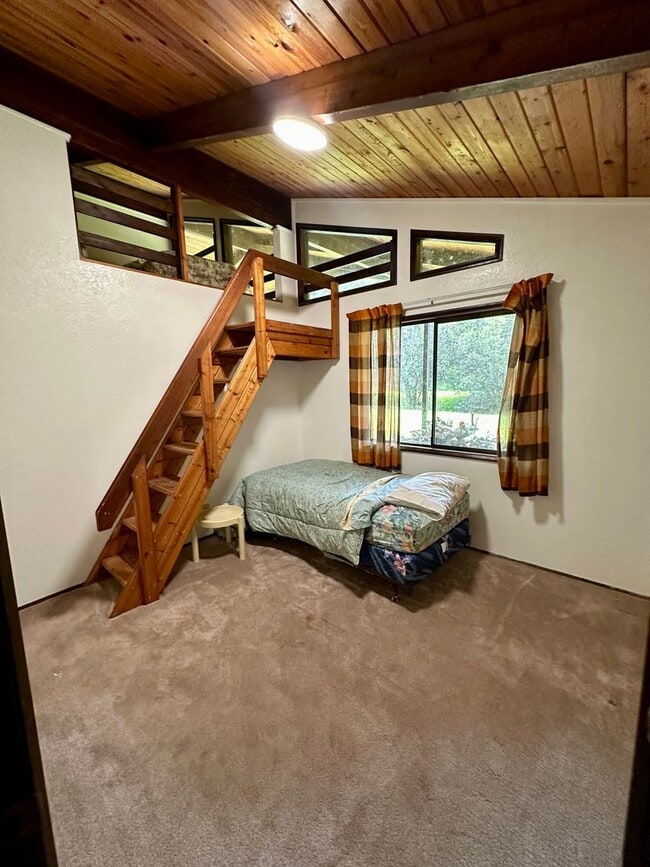 Building Photo - Volcano Golf Course - 3 Bedroom Home