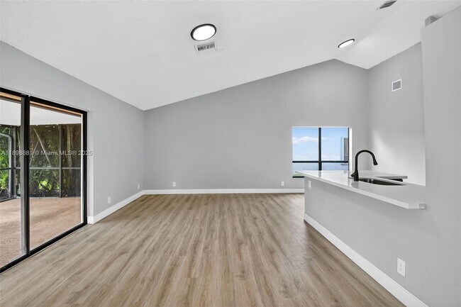 Building Photo - 9645 El Clair Ranch Rd