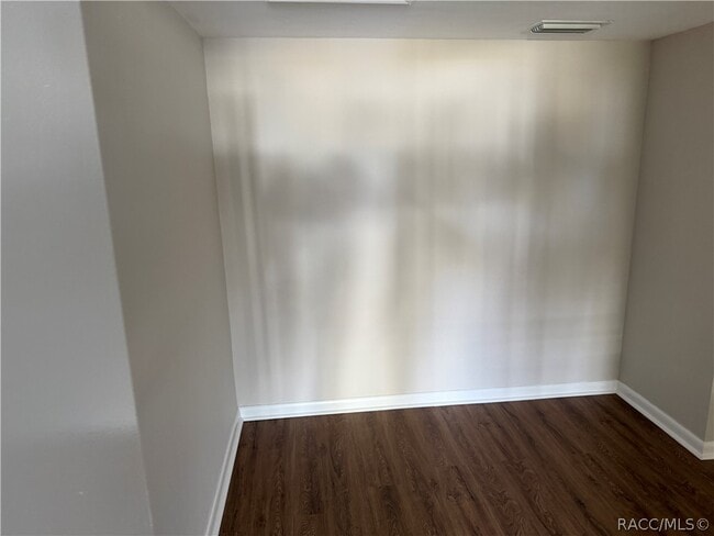 Building Photo - 7 N Jackson St