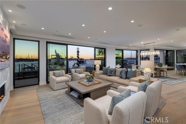 Building Photo - 130 S Bay Front