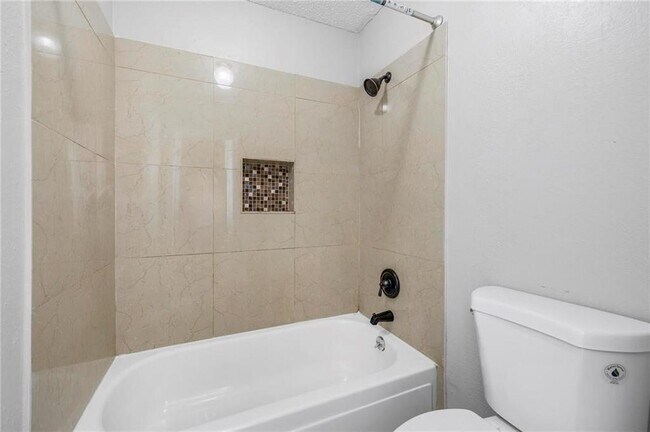 Building Photo - 4017 Cottage Hill Rd