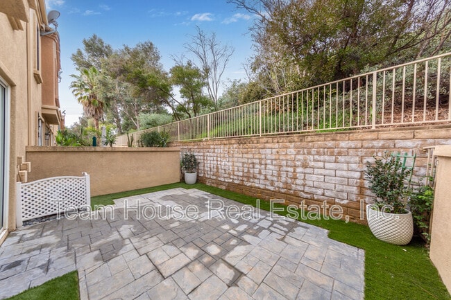 Building Photo - 26971 Hillsborough Pkwy