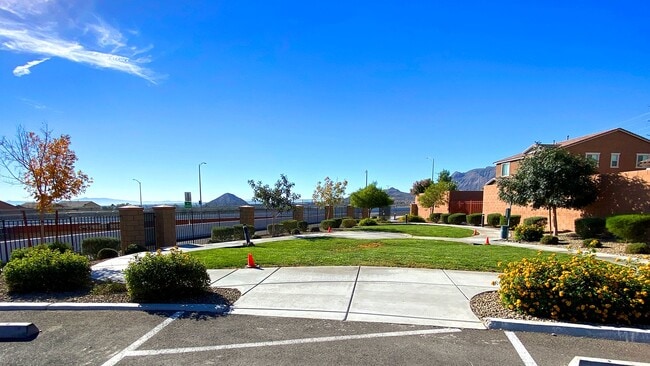 Building Photo - Spectacular 3 Bedroom Townhouse in Gate Community Near Sky Canyon and Centennial! Strip Views!