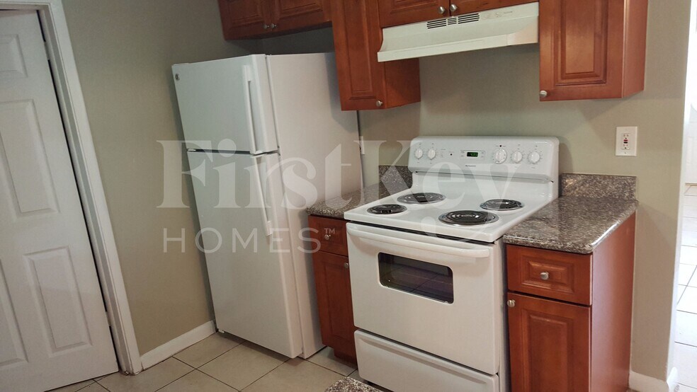 Building Photo - 5970 NW 42nd Terrace