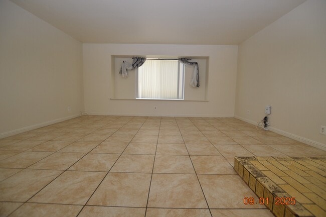 Building Photo - 3744 Riano Cir