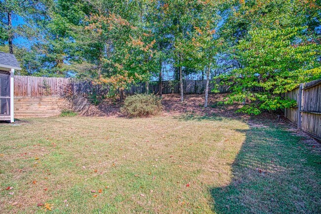 Building Photo - Spacious 4 BR, 2 BA Home On Quiet Cul de Sac, Private Fenced Backyard, Community Pool