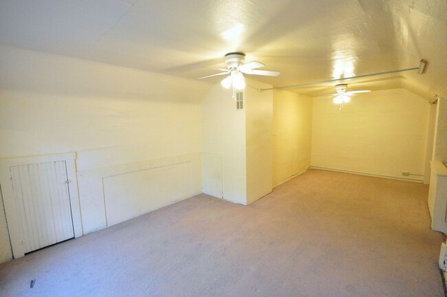 Building Photo - 2074-2078 Summit Street